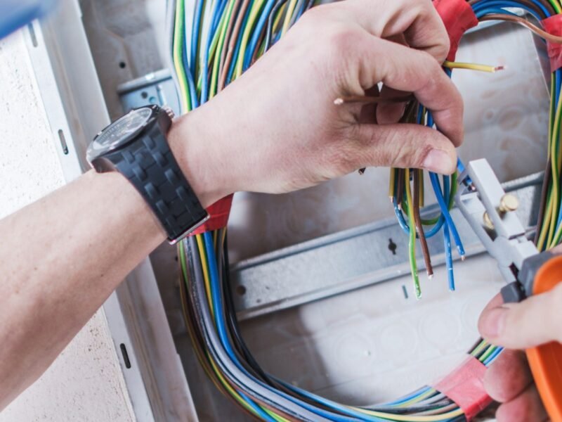 Instalaciones y mantenciones eléctricas